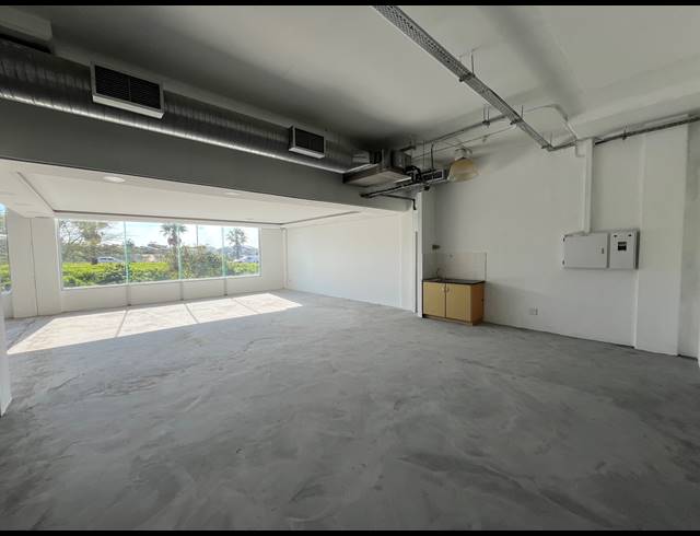 175M² BUSINESS TO LET IN PAARDEN EILAND